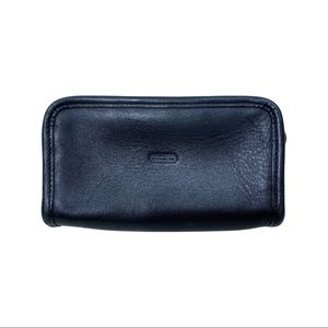 Vintage Coach women’s genuine leather Pouch Color Black